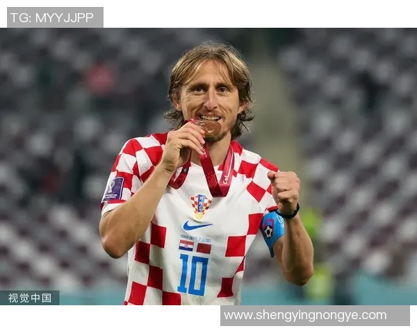 全球足球队6号球员实力排名盘点:谁是当今最具影响力的中场大师 全球足球队6号球员实力排名盘点:谁是当今最具影响力的中场大师