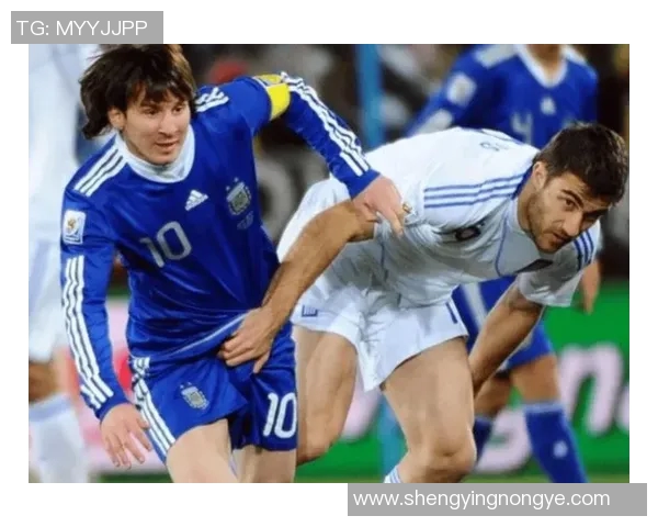 如果足球迷被球星打了应该怎么办 如何应对球场上的意外冲突 如果足球迷被球星打了应该怎么办 如何应对球场上的意外冲突